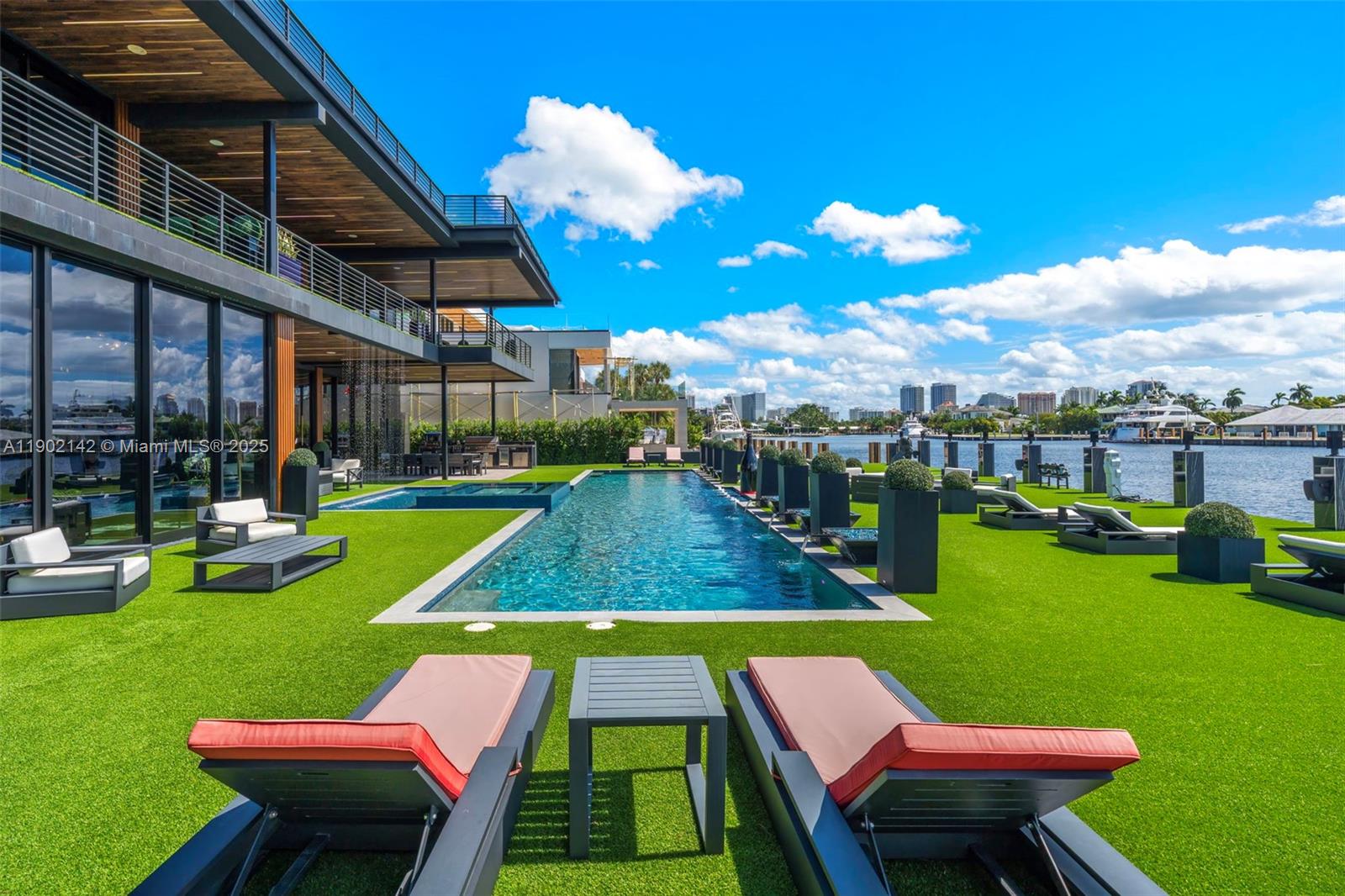 733 Middle Riv Dr Fort Lauderdale, FL 33304