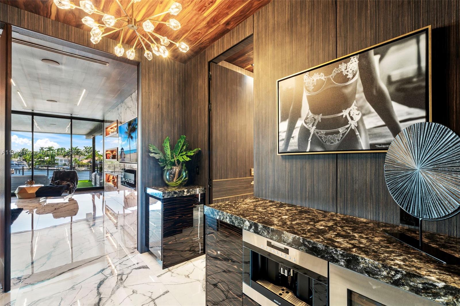 733 Middle Riv Dr Fort Lauderdale, FL 33304