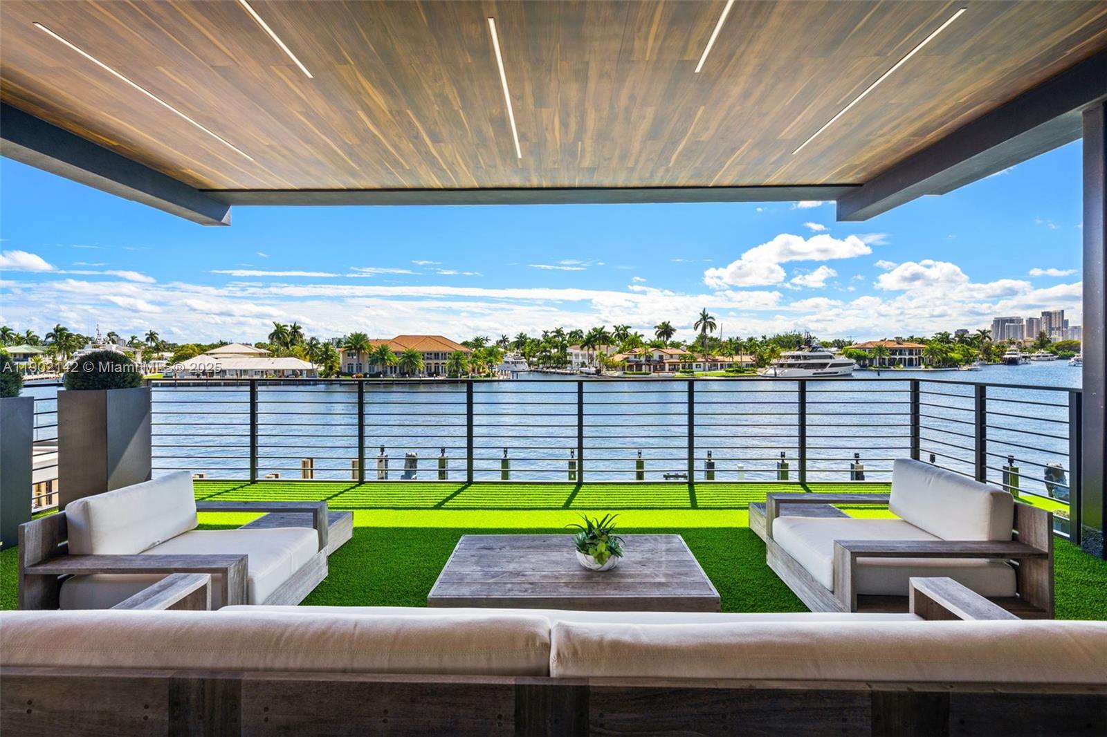 733 Middle Riv Dr Fort Lauderdale, FL 33304