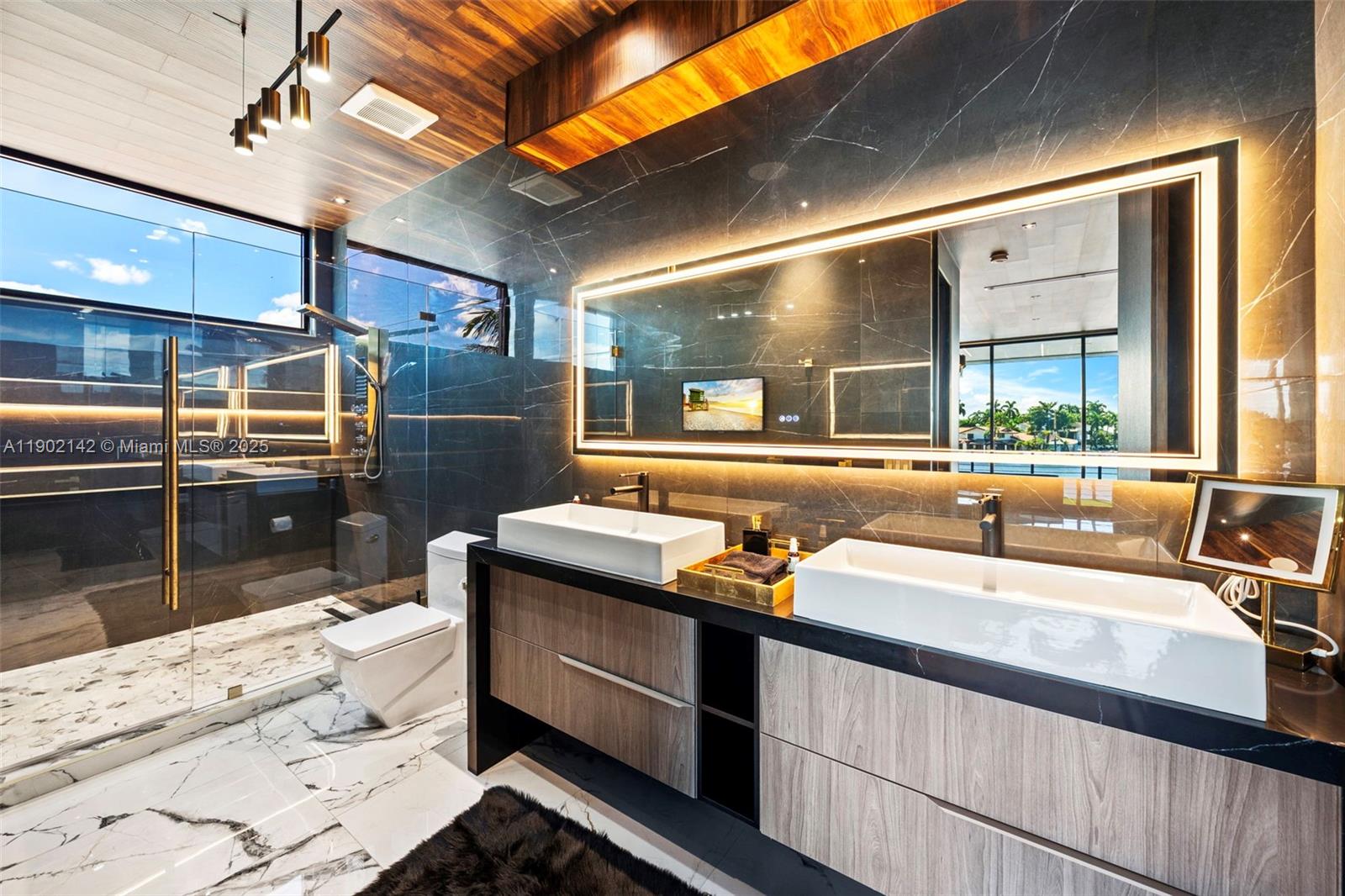 733 Middle Riv Dr Fort Lauderdale, FL 33304