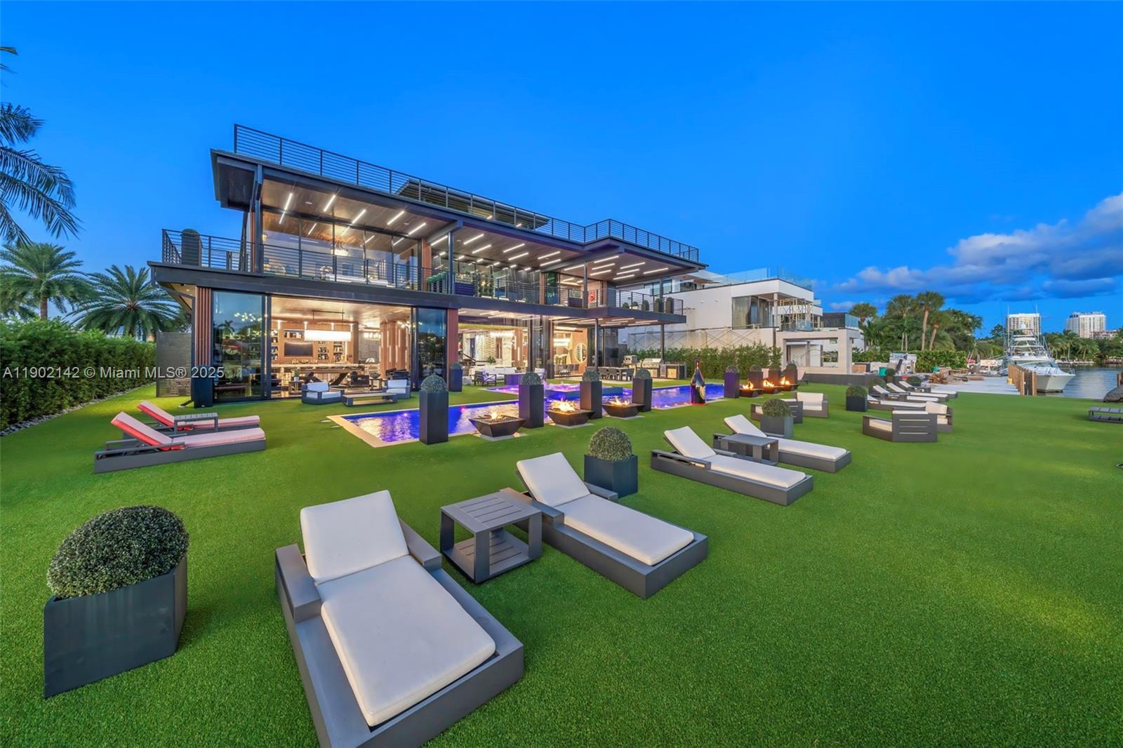 733 Middle Riv Dr Fort Lauderdale, FL 33304