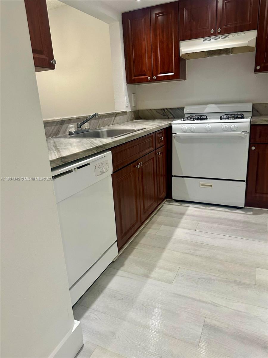 18007 NW 68th Ave #U-103