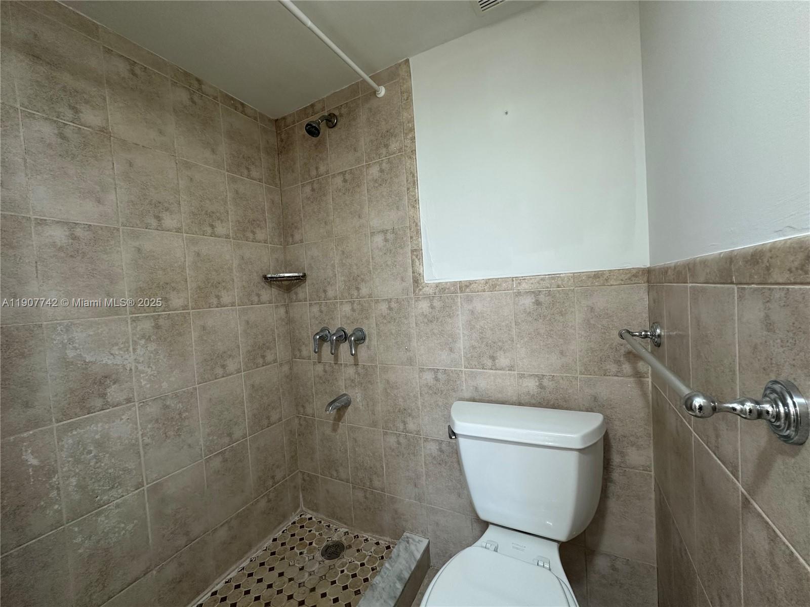 1130 11th St #4J Miami Beach, FL 33139