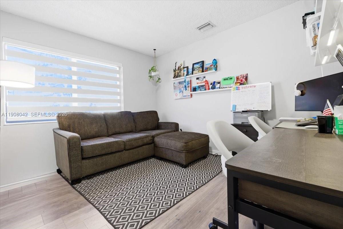 3121 SW 20th St Miami, FL 33145