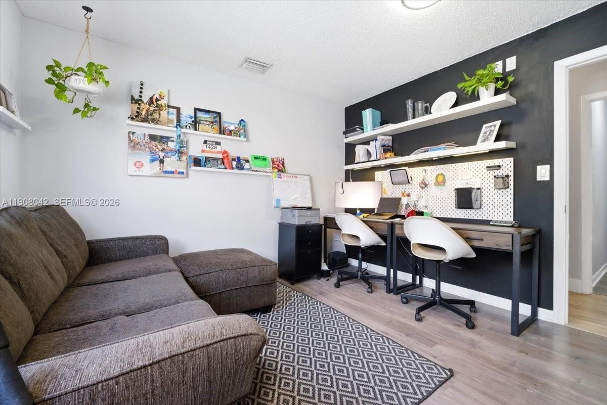 3121 SW 20th St Miami, FL 33145