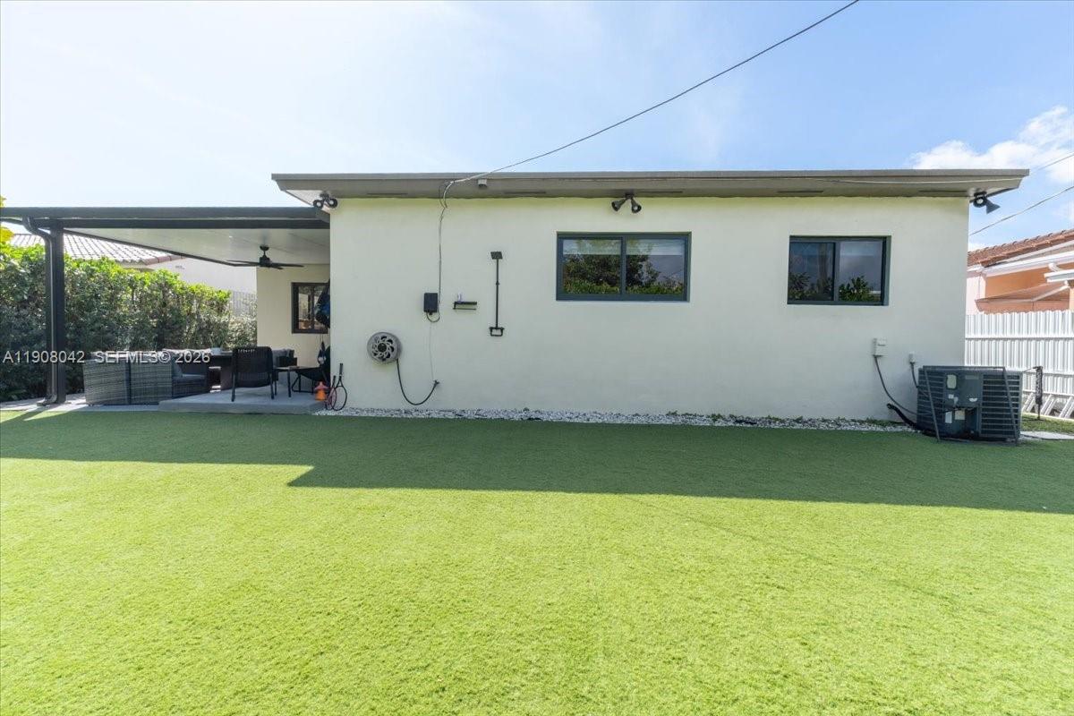 3121 SW 20th St Miami, FL 33145