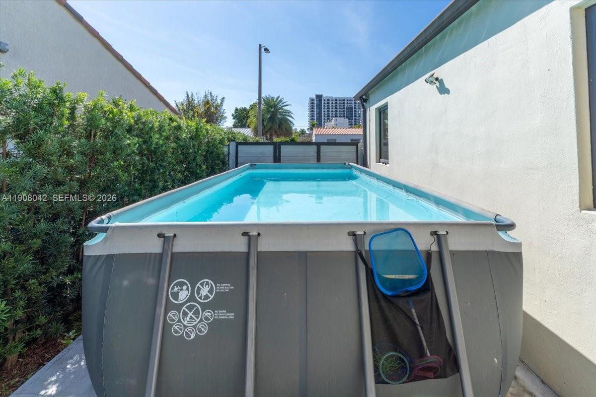 3121 SW 20th St Miami, FL 33145