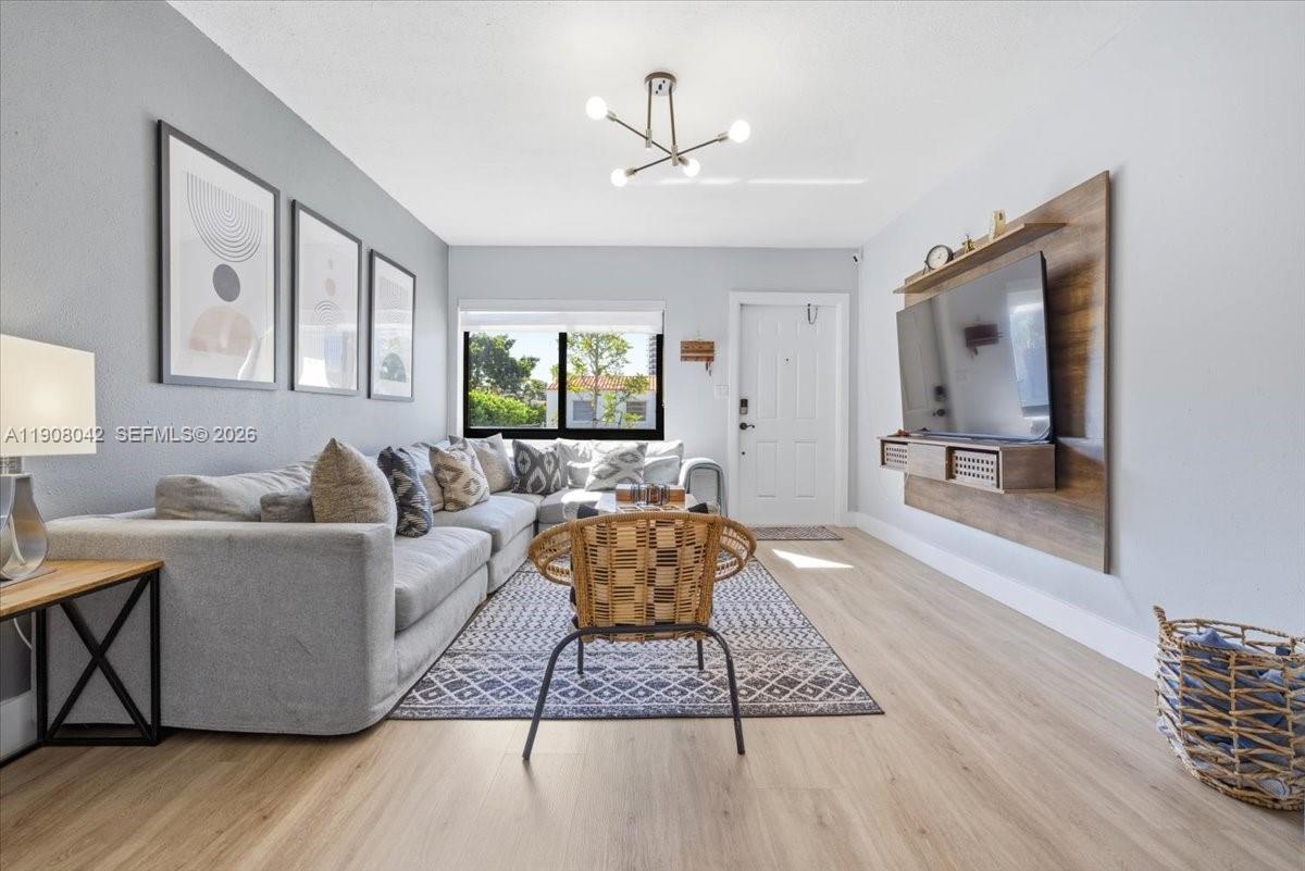 3121 SW 20th St Miami, FL 33145