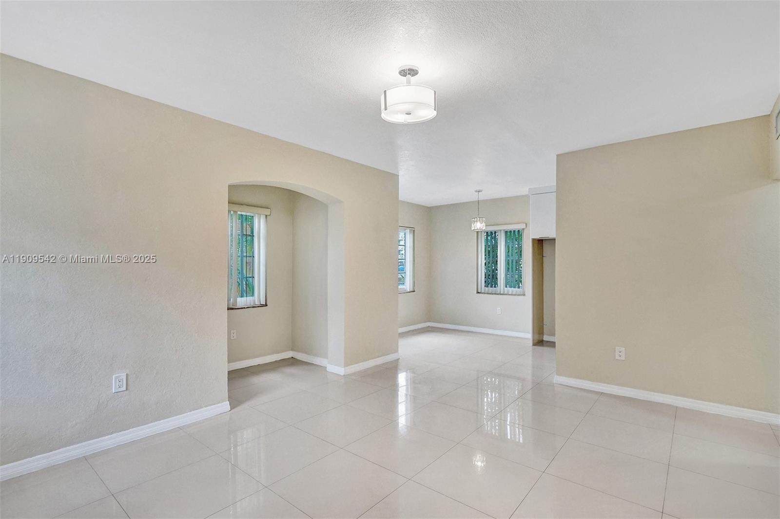 1199 Marseille Dr #15