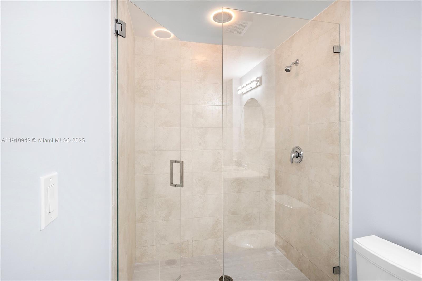 1900 N Bayshore Dr #2512 Miami, FL 33132