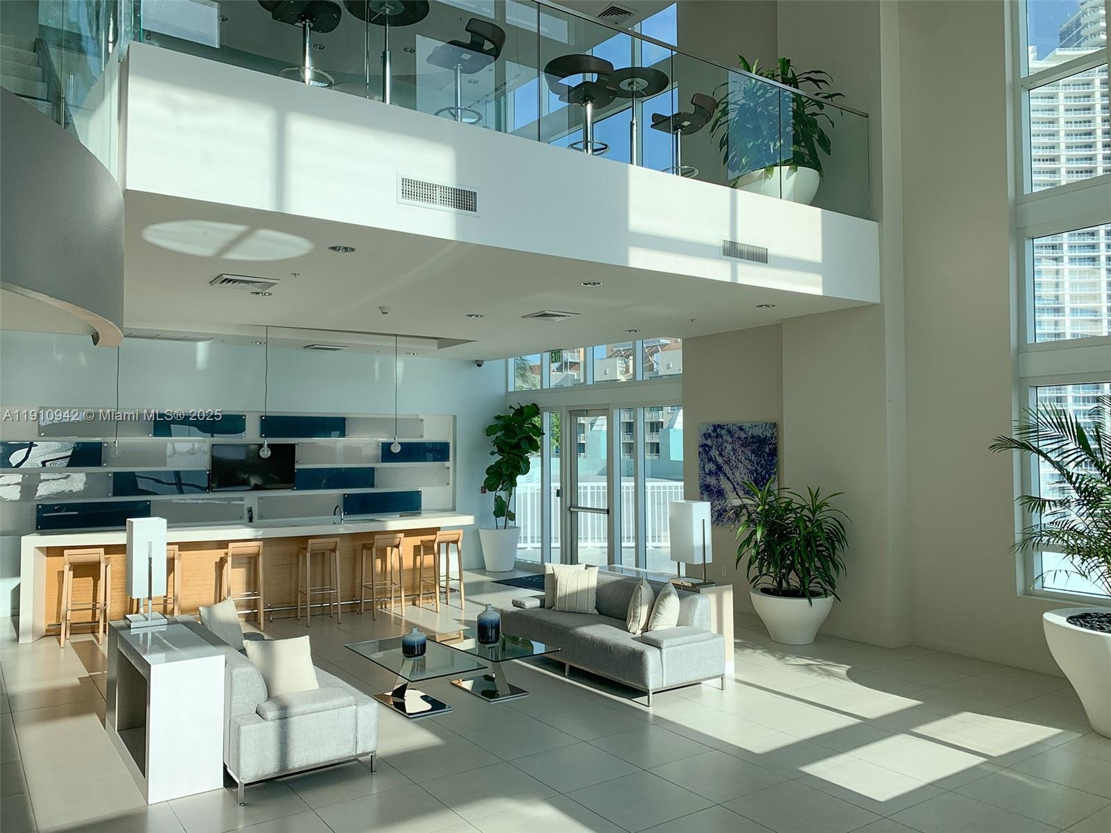 1900 N Bayshore Dr #2512 Miami, FL 33132