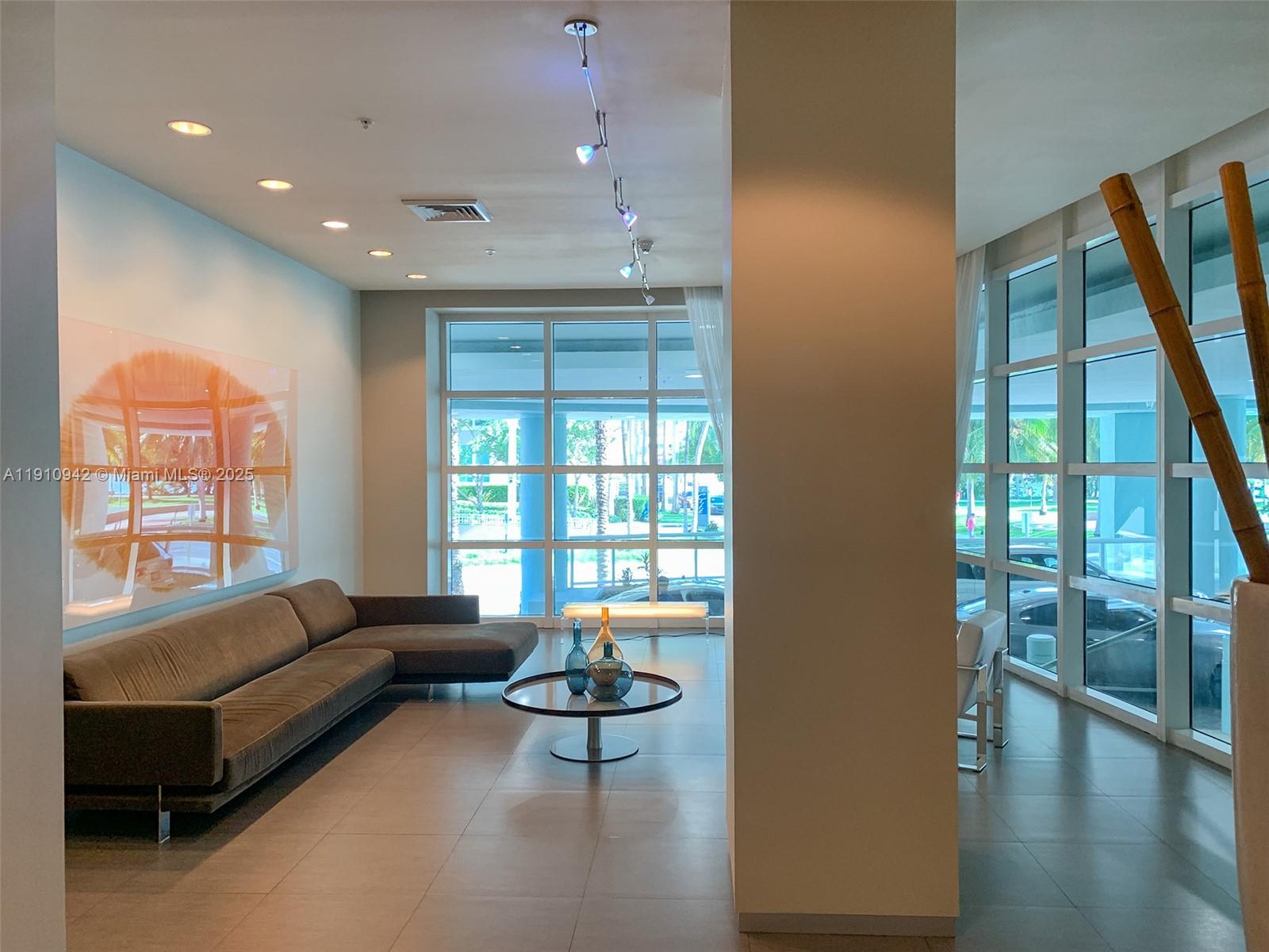 1900 N Bayshore Dr #2512 Miami, FL 33132