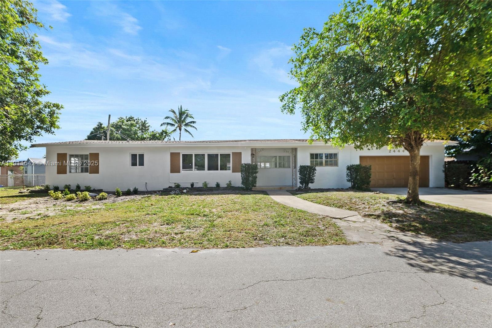 2444 Plunkett St #2444