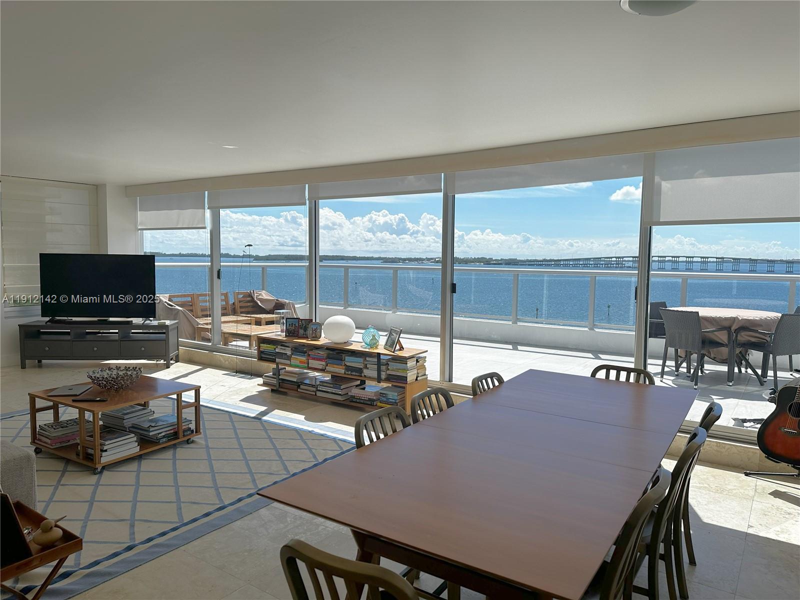 image The Palace Condo11