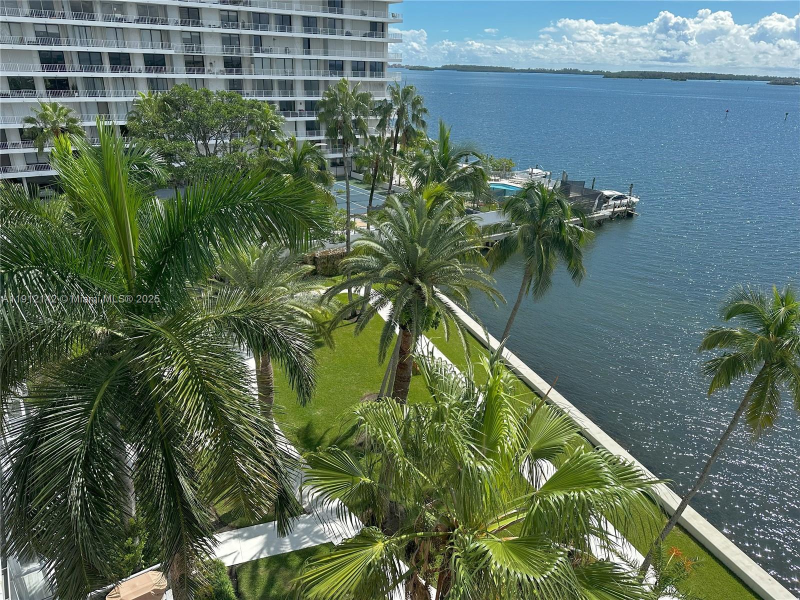 image The Palace Condo16