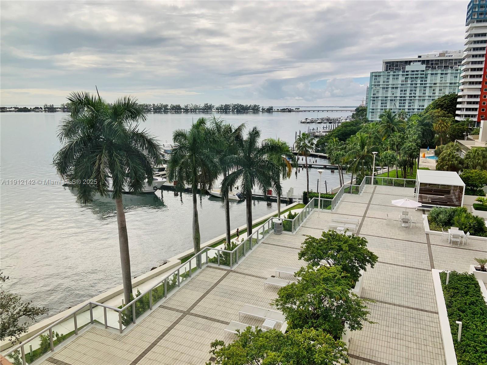 image The Palace Condo46