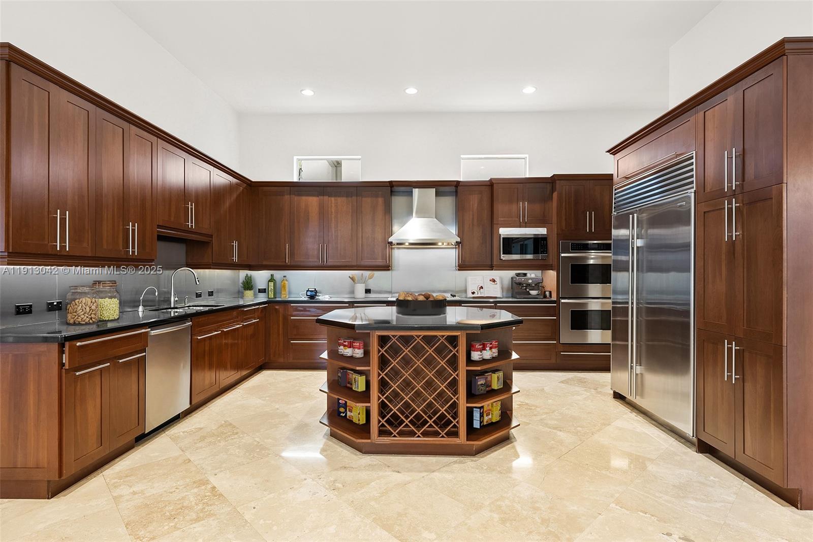 1295 Hatteras Ln Hollywood, FL 33019