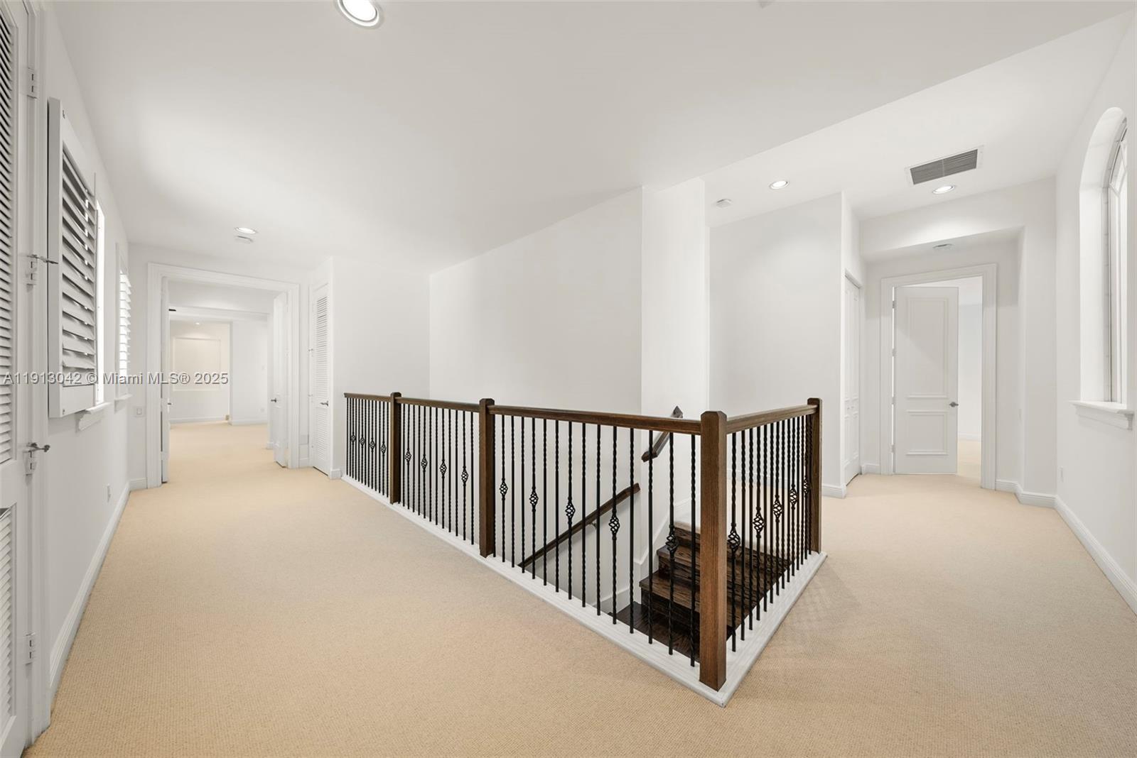 1295 Hatteras Ln Hollywood, FL 33019