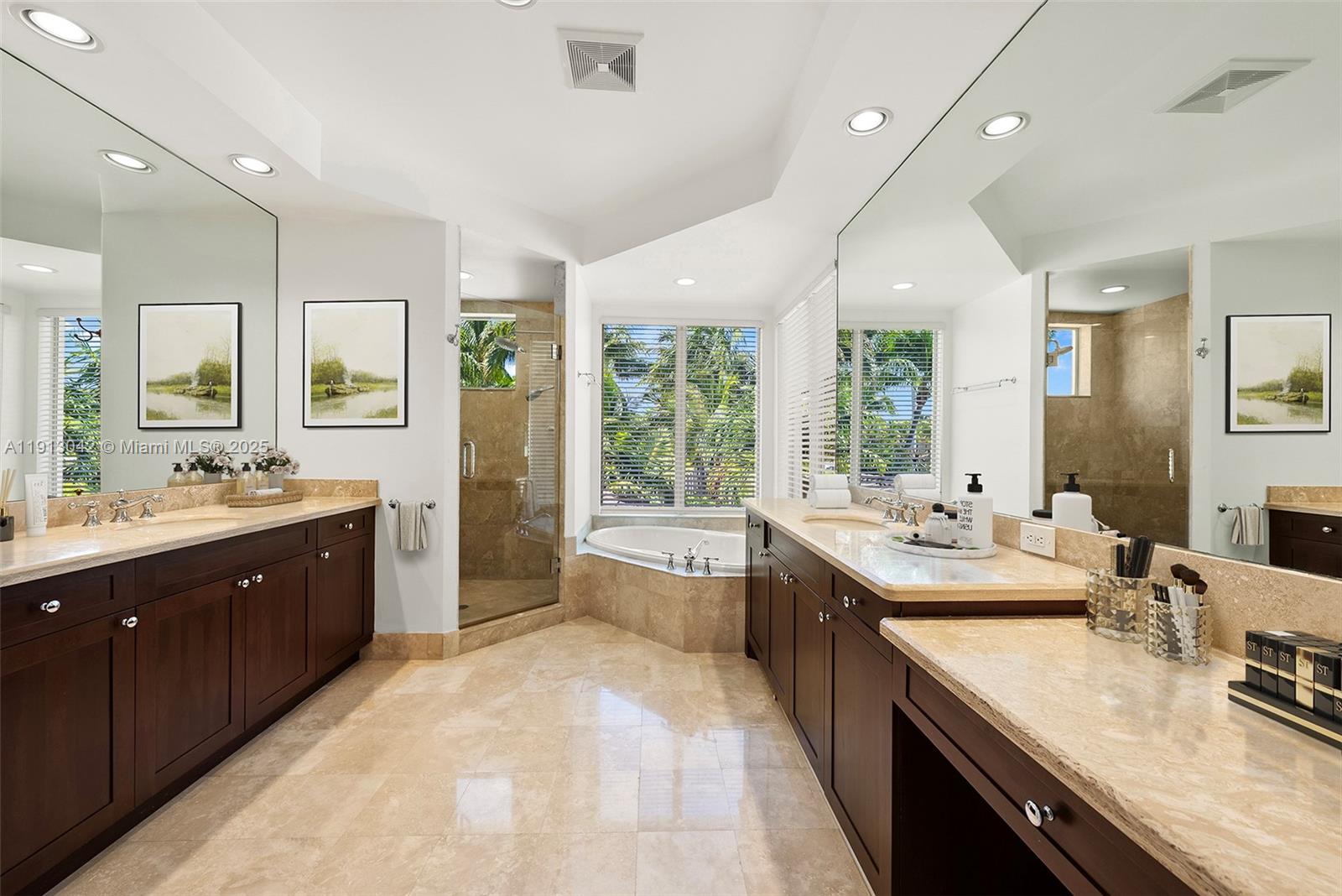 1295 Hatteras Ln Hollywood, FL 33019