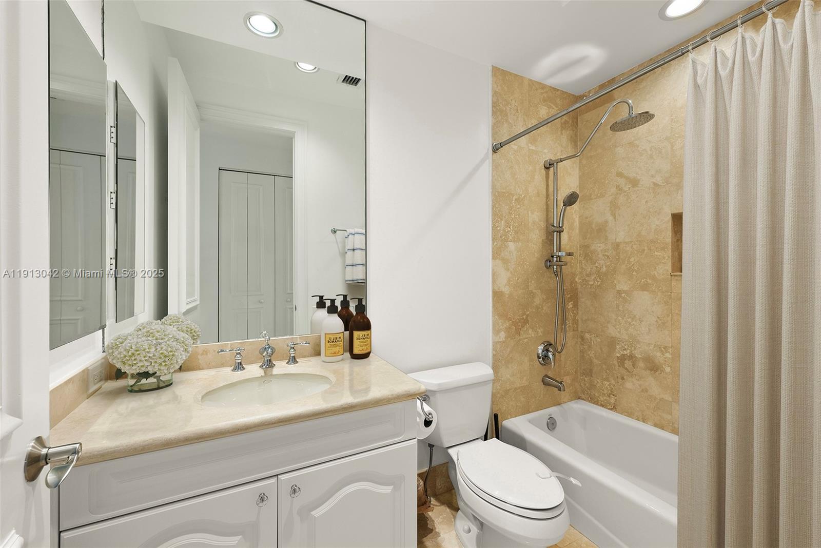 1295 Hatteras Ln Hollywood, FL 33019