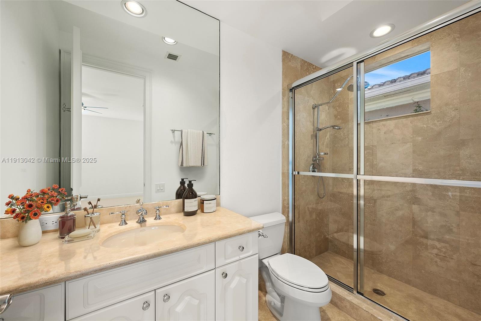 1295 Hatteras Ln Hollywood, FL 33019