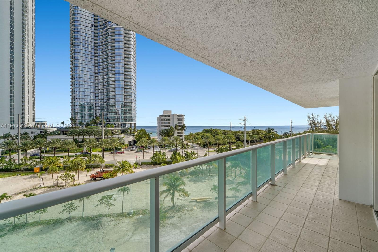 100 Bayview Dr #615 Sunny Isles Beach, FL 33160