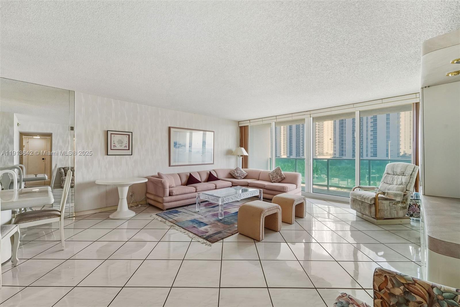 100 Bayview Dr #615 Sunny Isles Beach, FL 33160