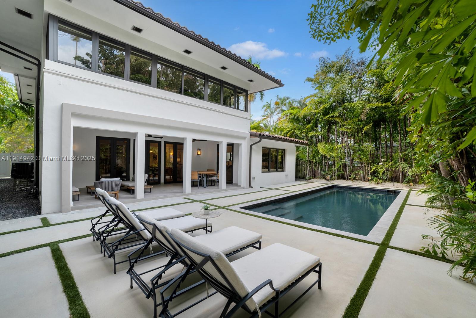 5735 N Bay Rd Miami Beach, FL 33140