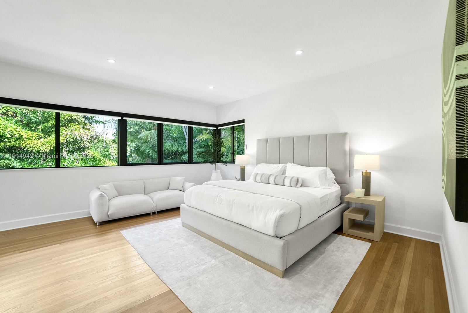 5735 N Bay Rd Miami Beach, FL 33140