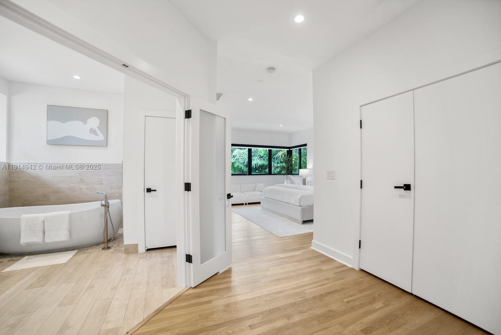 5735 N Bay Rd Miami Beach, FL 33140