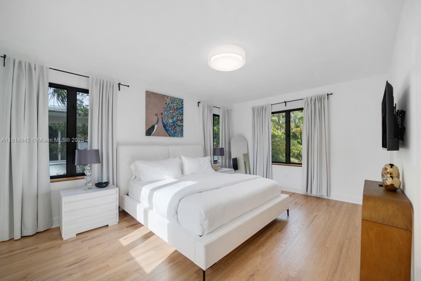 5735 N Bay Rd Miami Beach, FL 33140