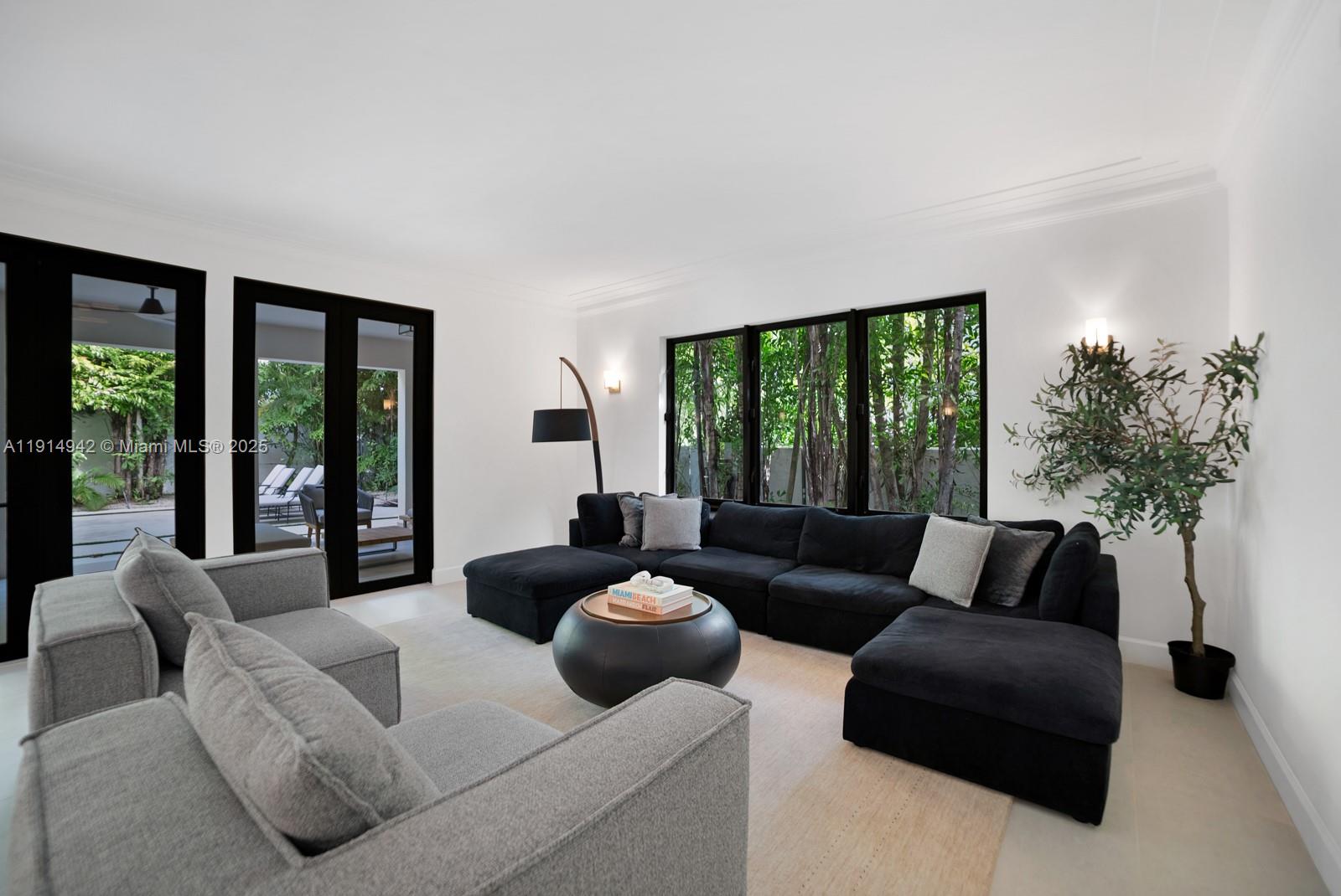 5735 N Bay Rd Miami Beach, FL 33140