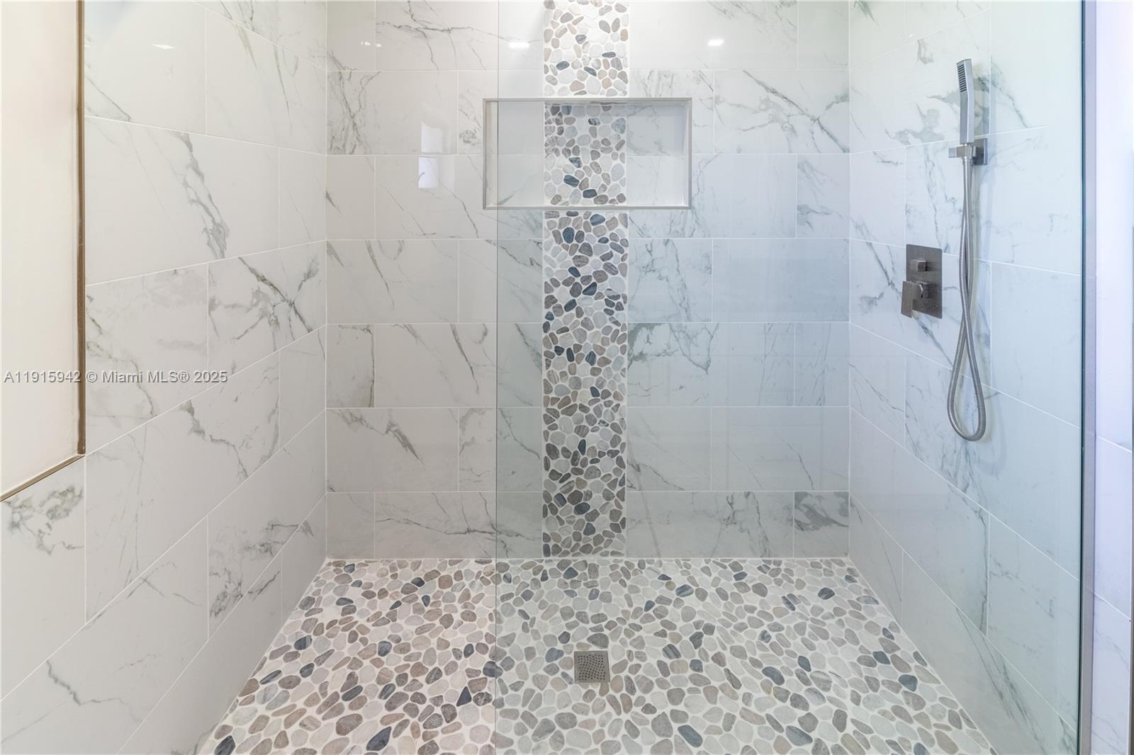 3405 SE 16th Pl Cape Coral, FL 33904