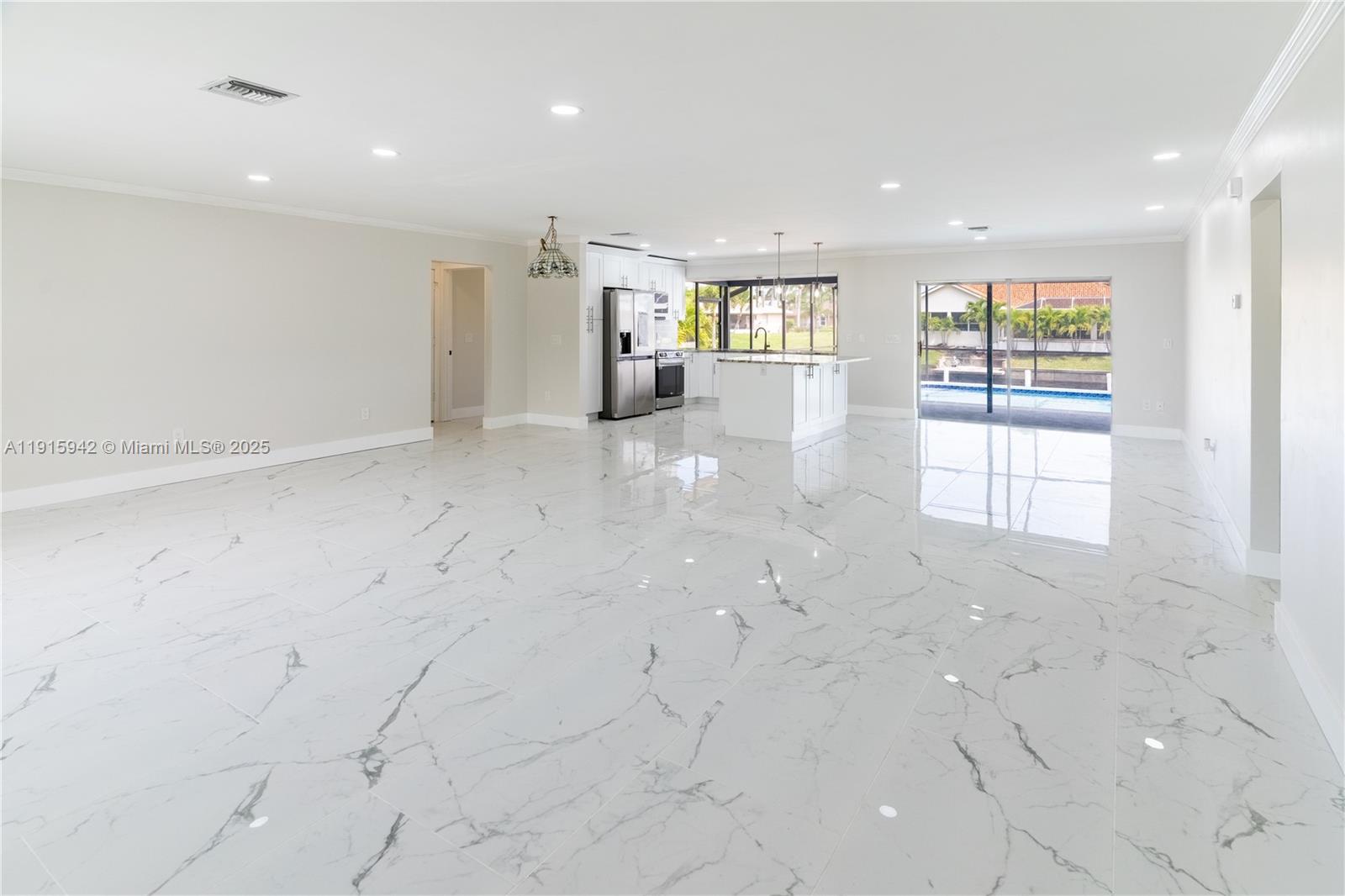 3405 SE 16th Pl Cape Coral, FL 33904