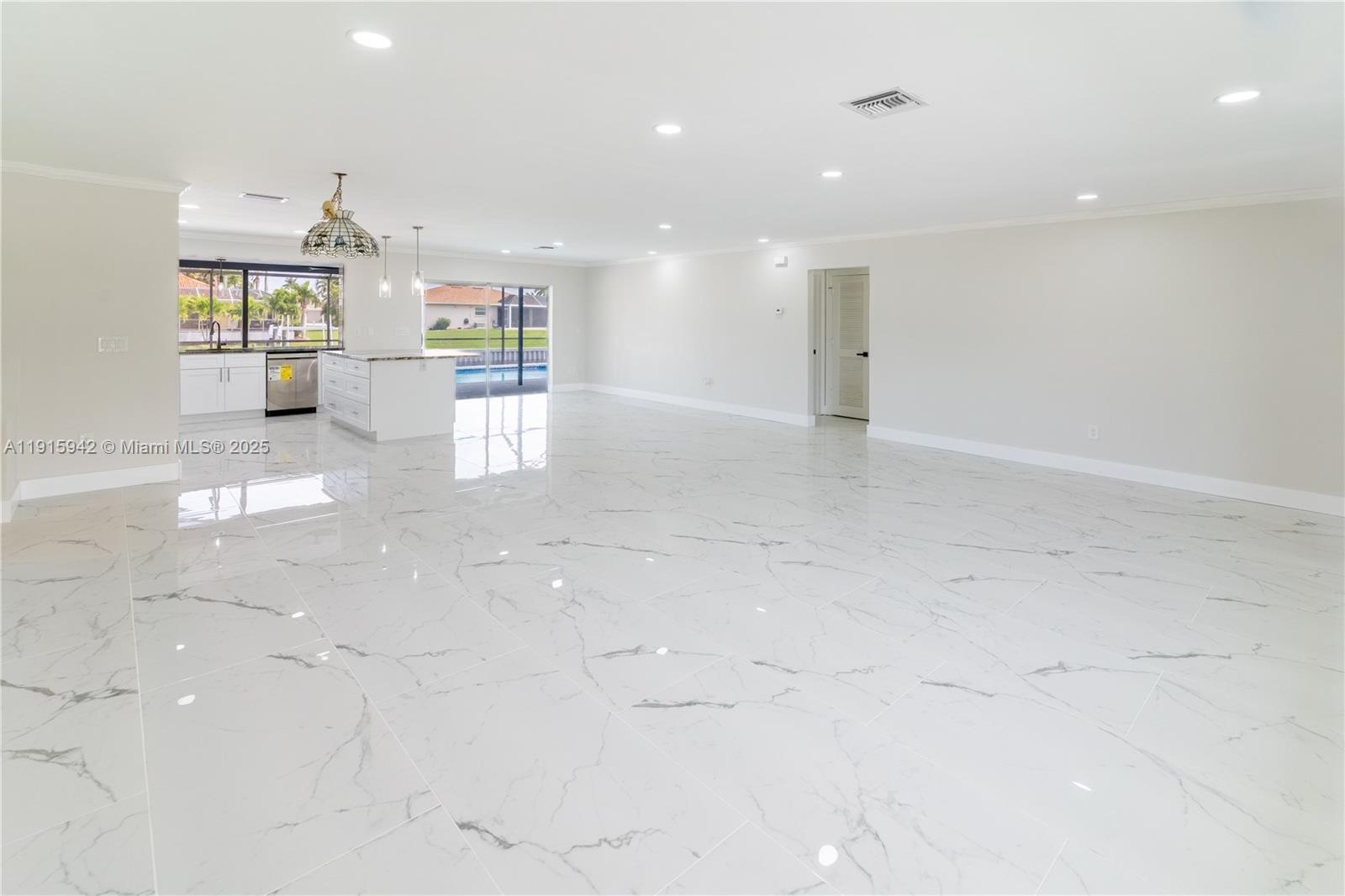 3405 SE 16th Pl Cape Coral, FL 33904