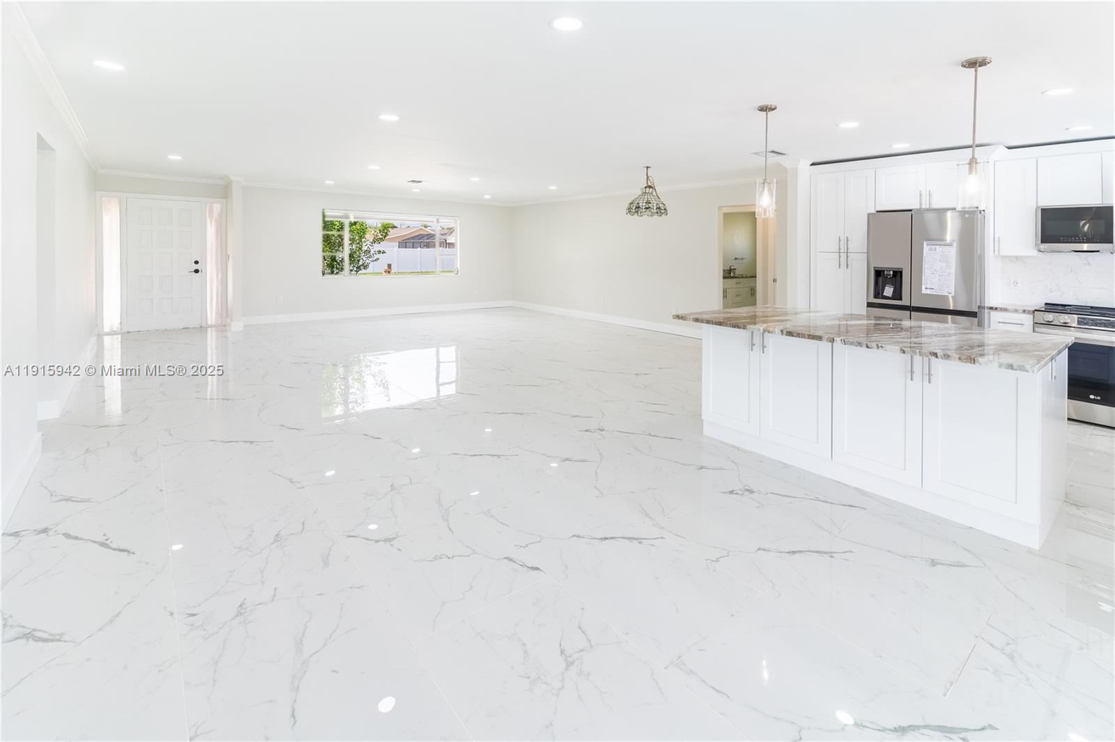 3405 SE 16th Pl Cape Coral, FL 33904