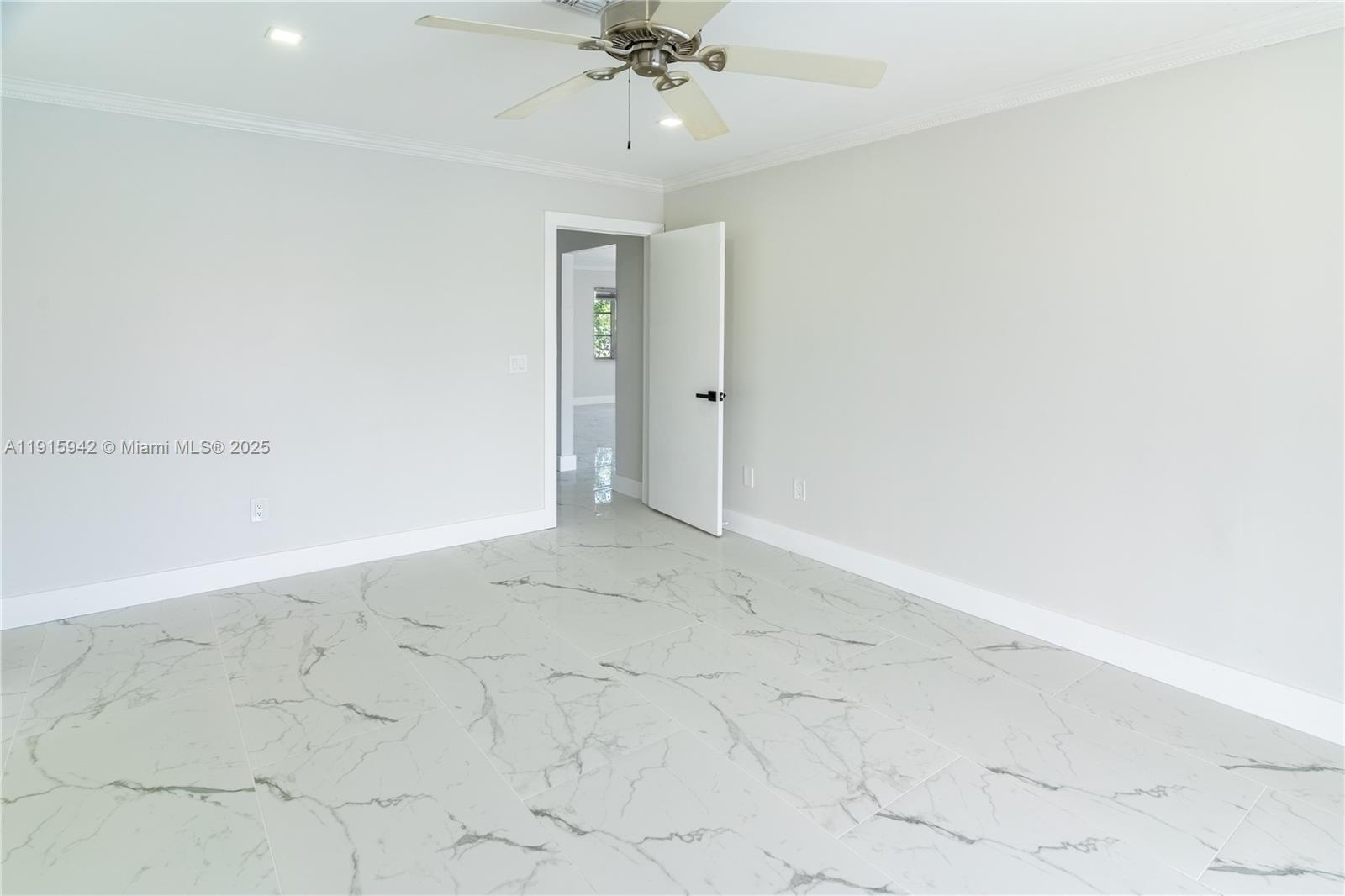 3405 SE 16th Pl Cape Coral, FL 33904