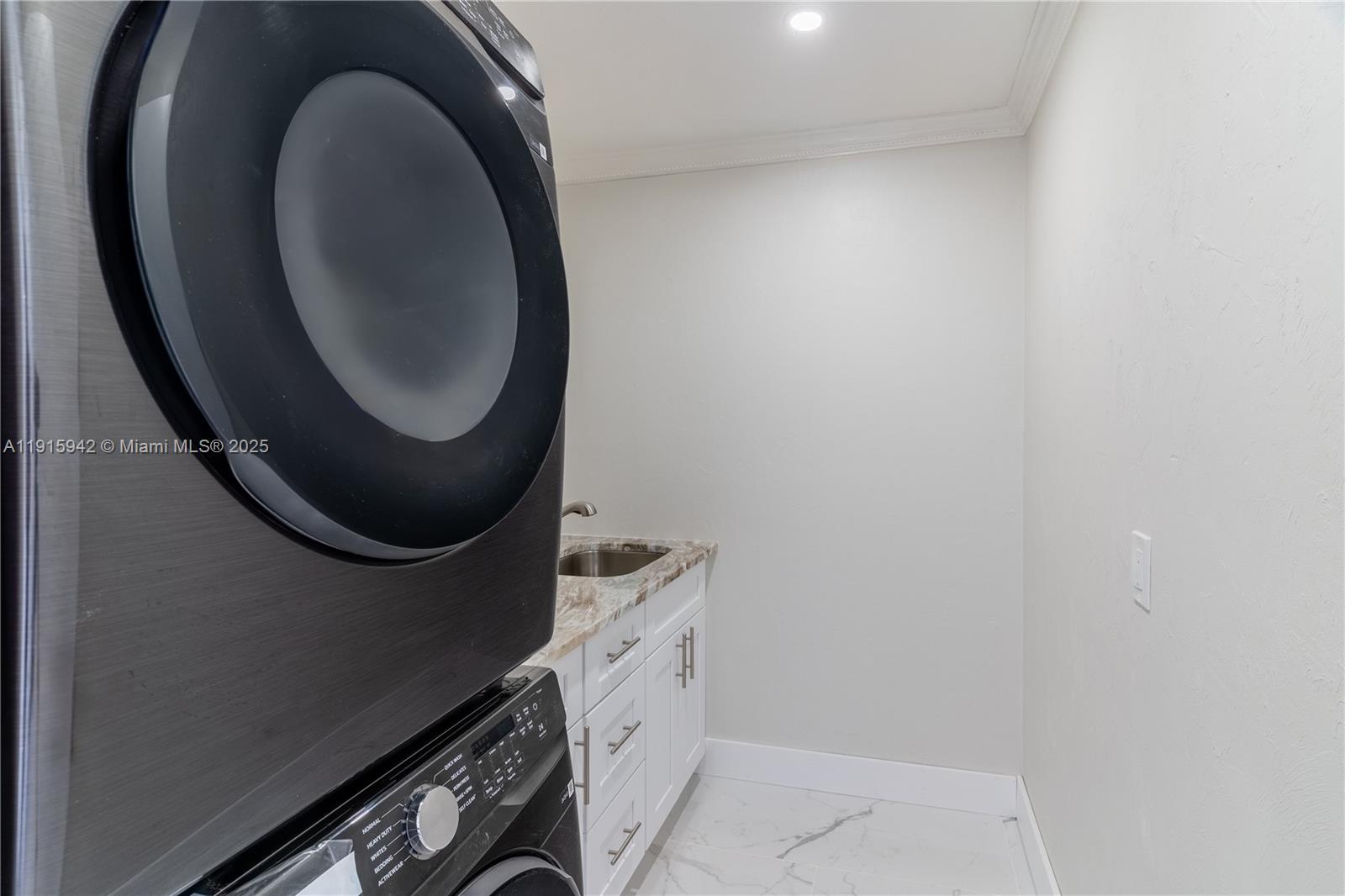 3405 SE 16th Pl Cape Coral, FL 33904