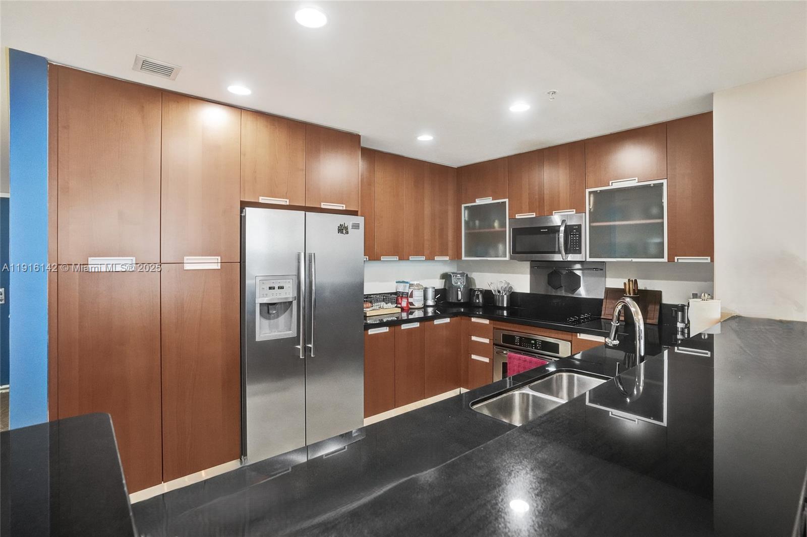 7901 Hispanola Ave #2010 North Bay Village, FL 33141