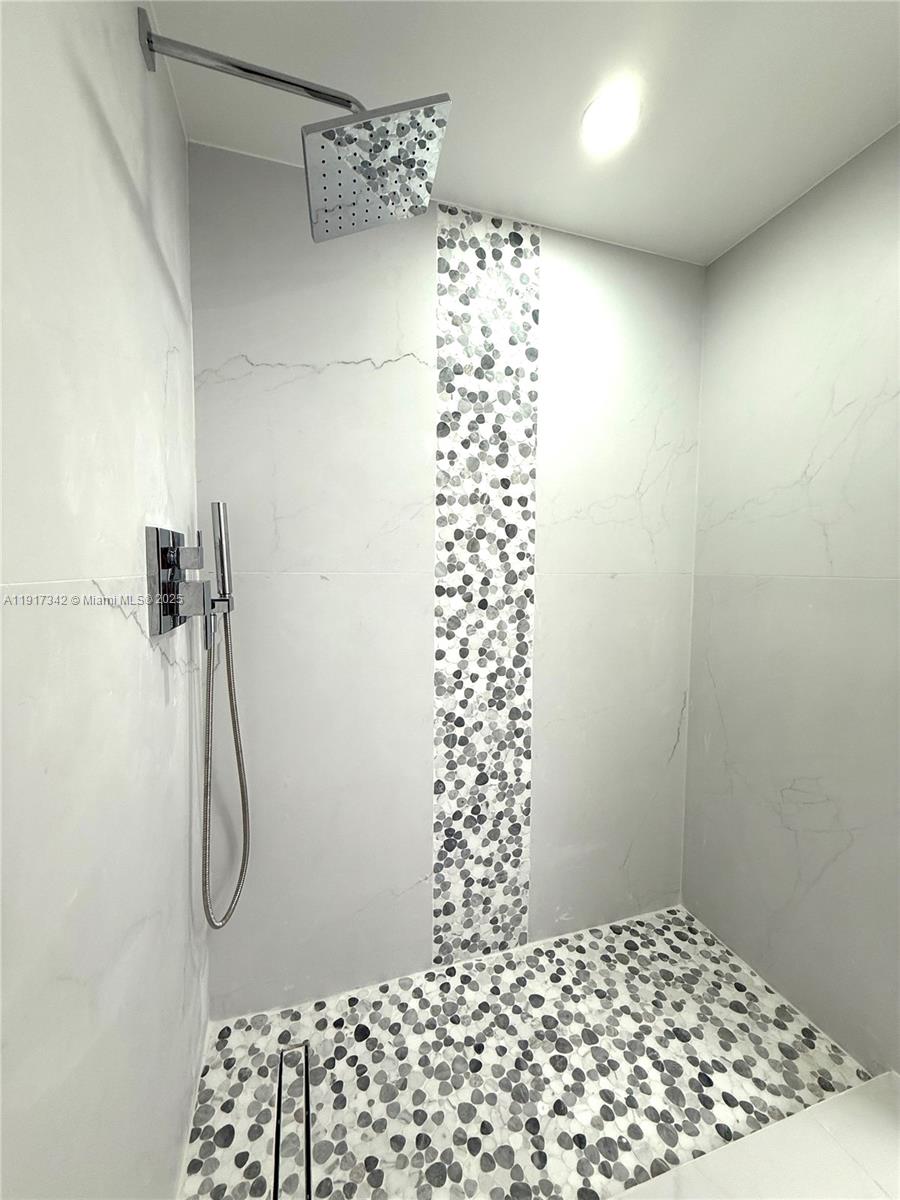 image Winston Towers 60013