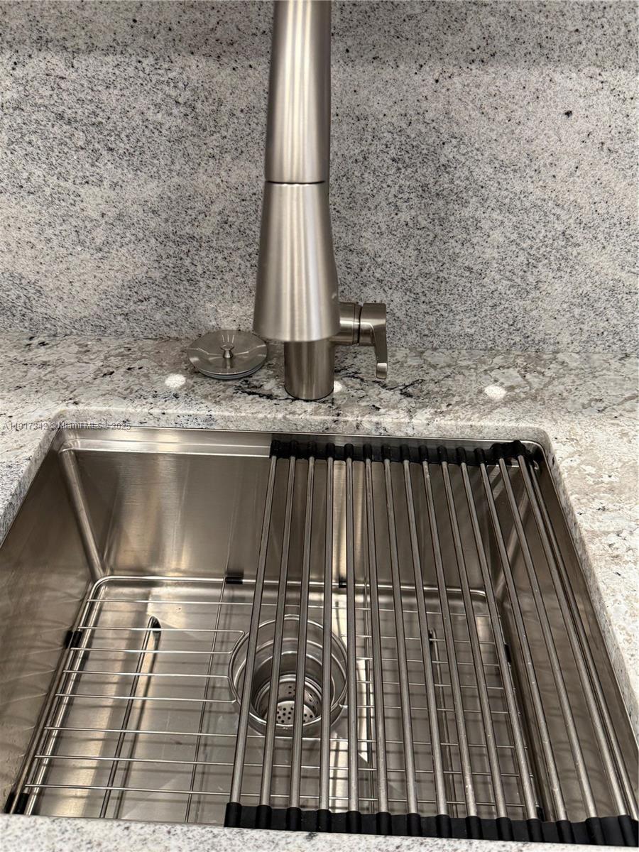 image Winston Towers 60026