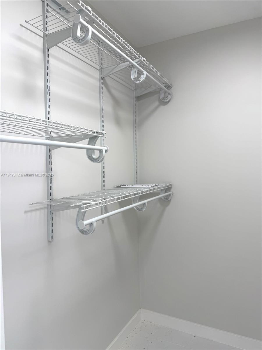 image Winston Towers 6008