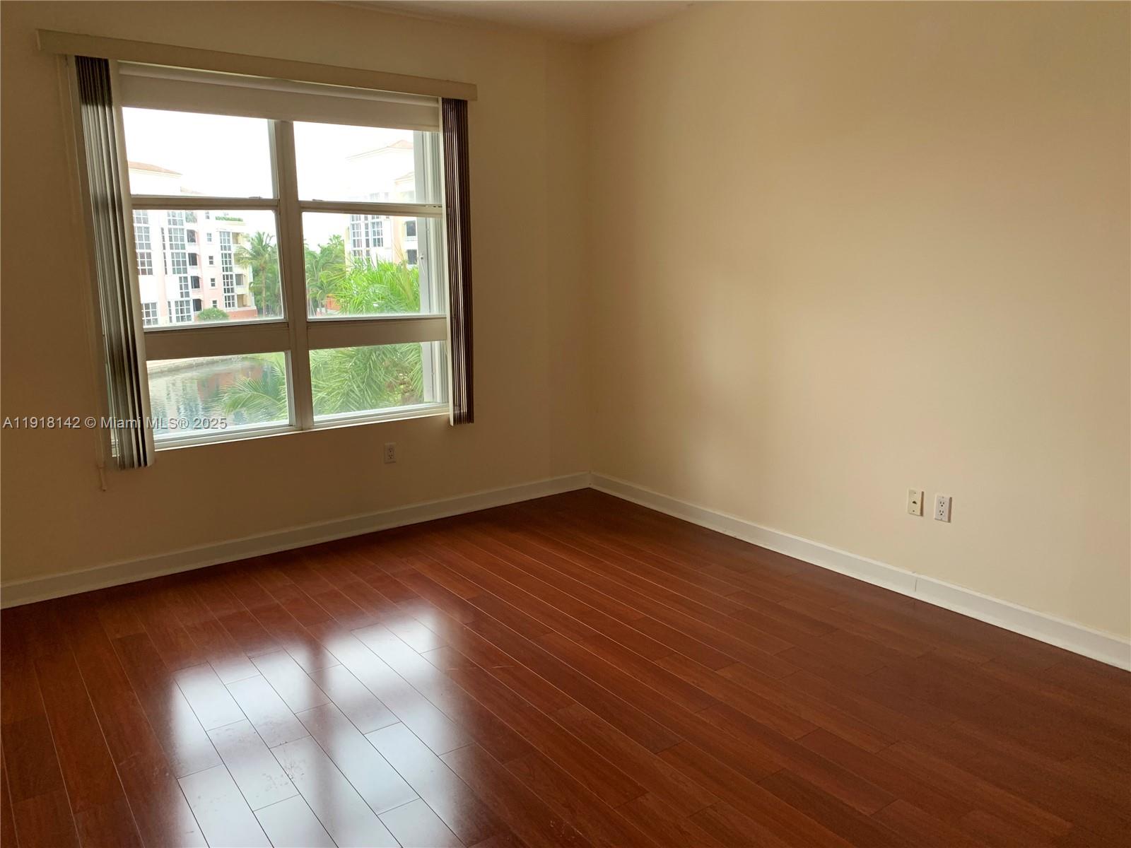 705 Crandon Bl #406 Key Biscayne, FL 33149