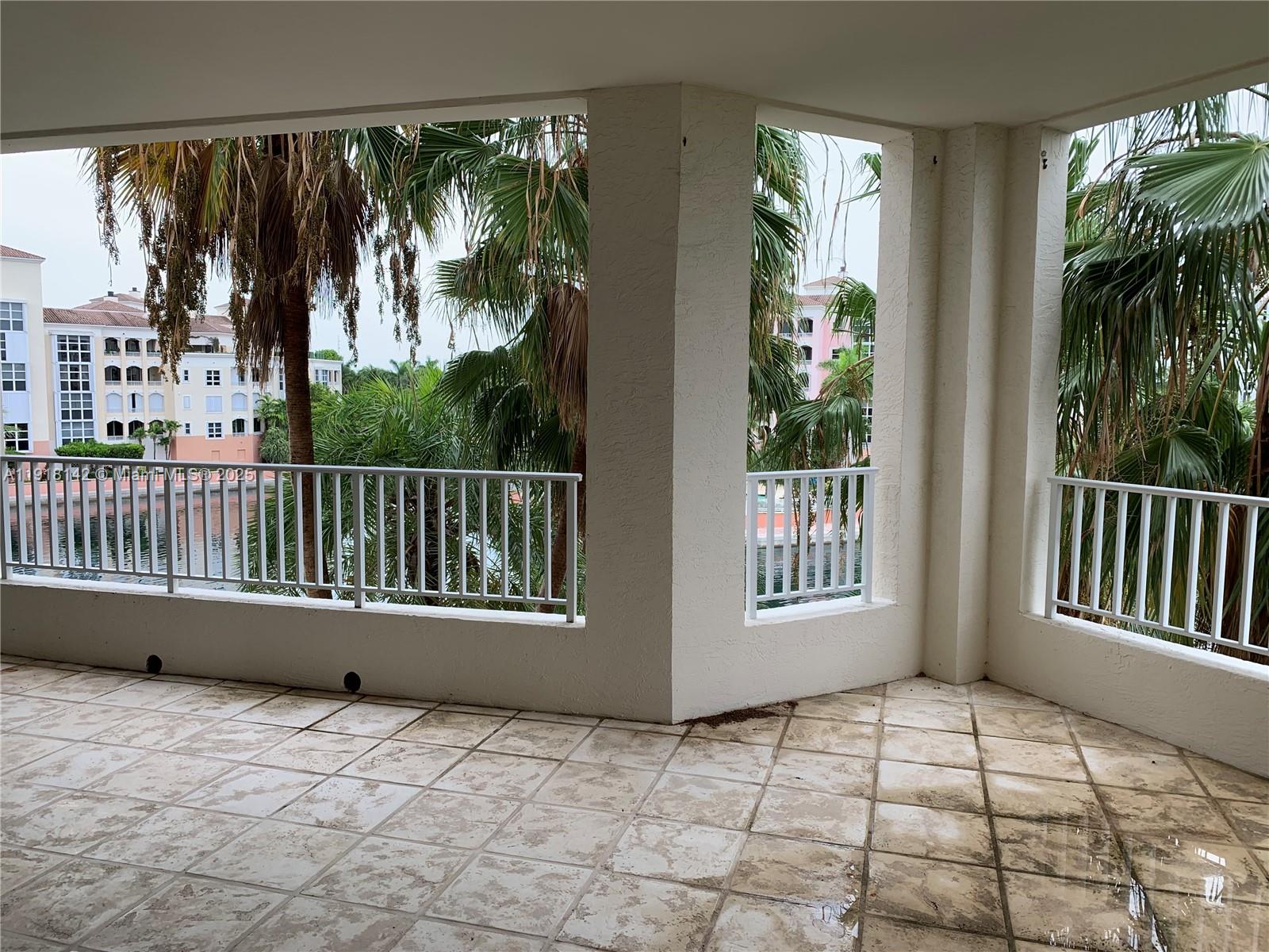 705 Crandon Bl #406 Key Biscayne, FL 33149