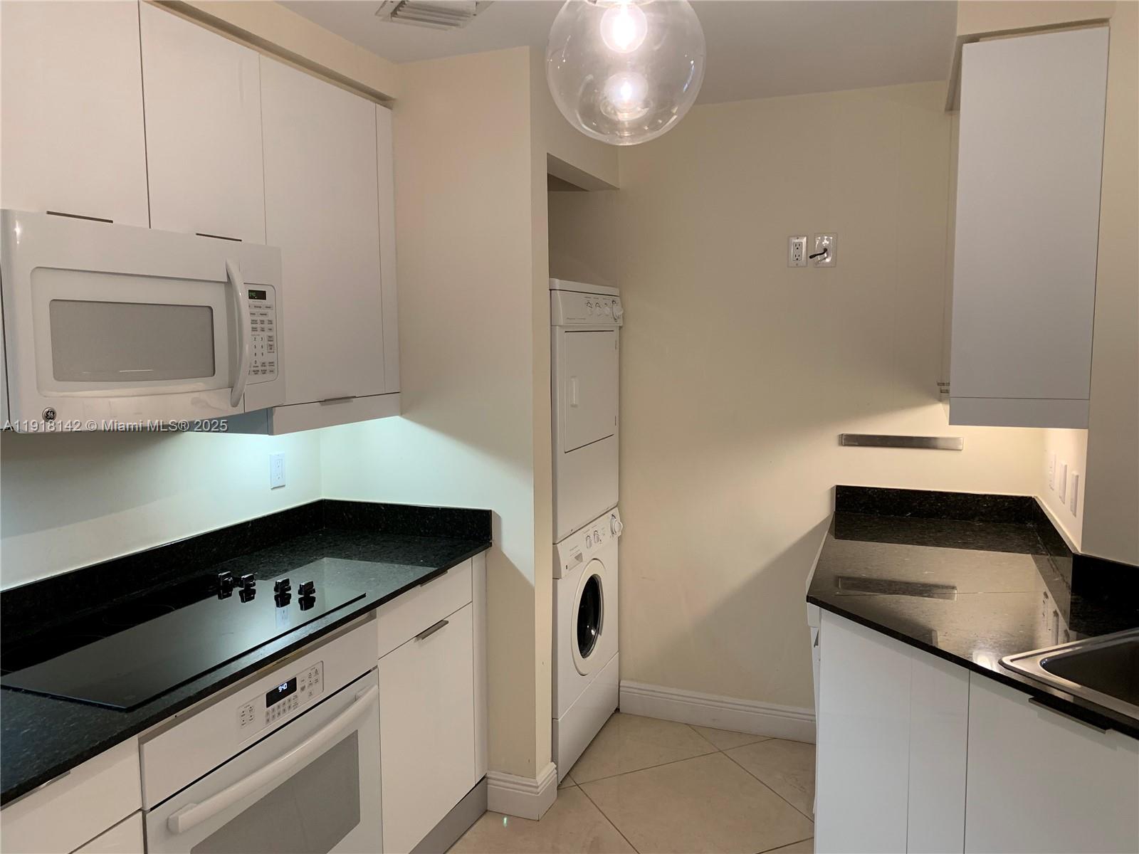 705 Crandon Bl #406 Key Biscayne, FL 33149