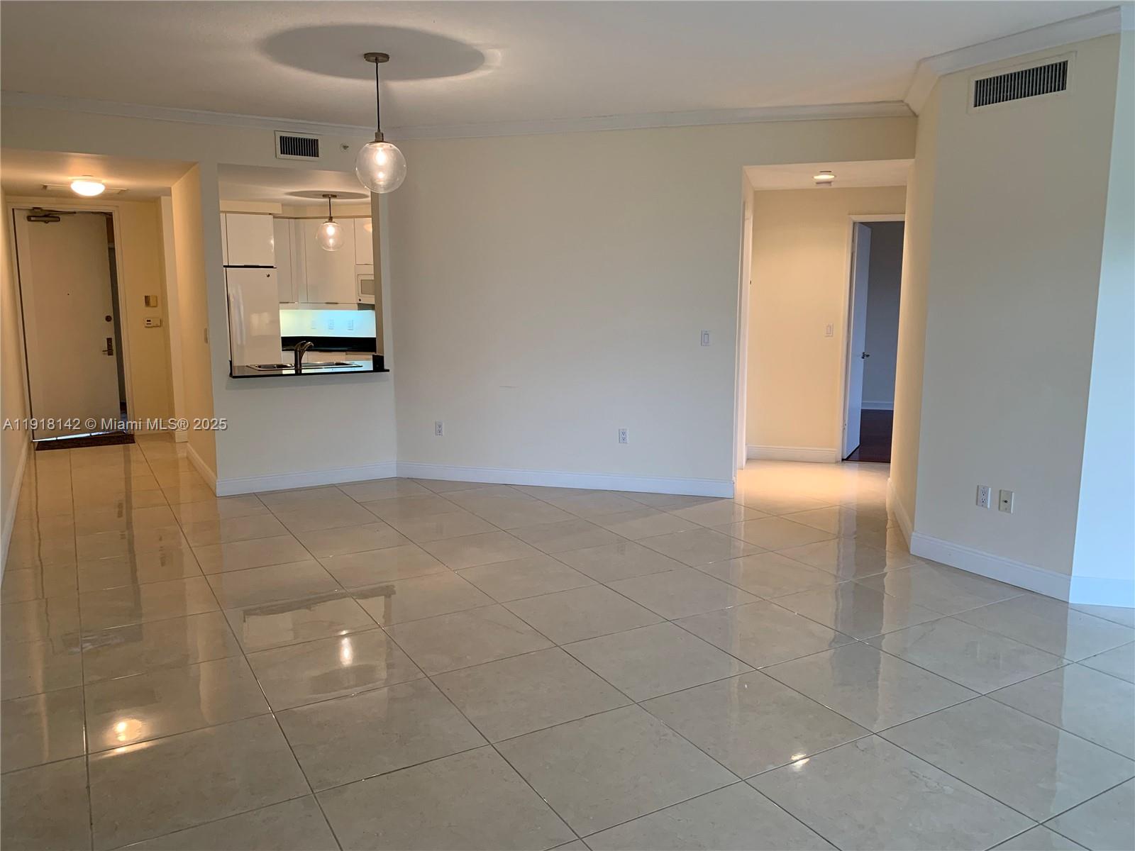 705 Crandon Bl #406 Key Biscayne, FL 33149