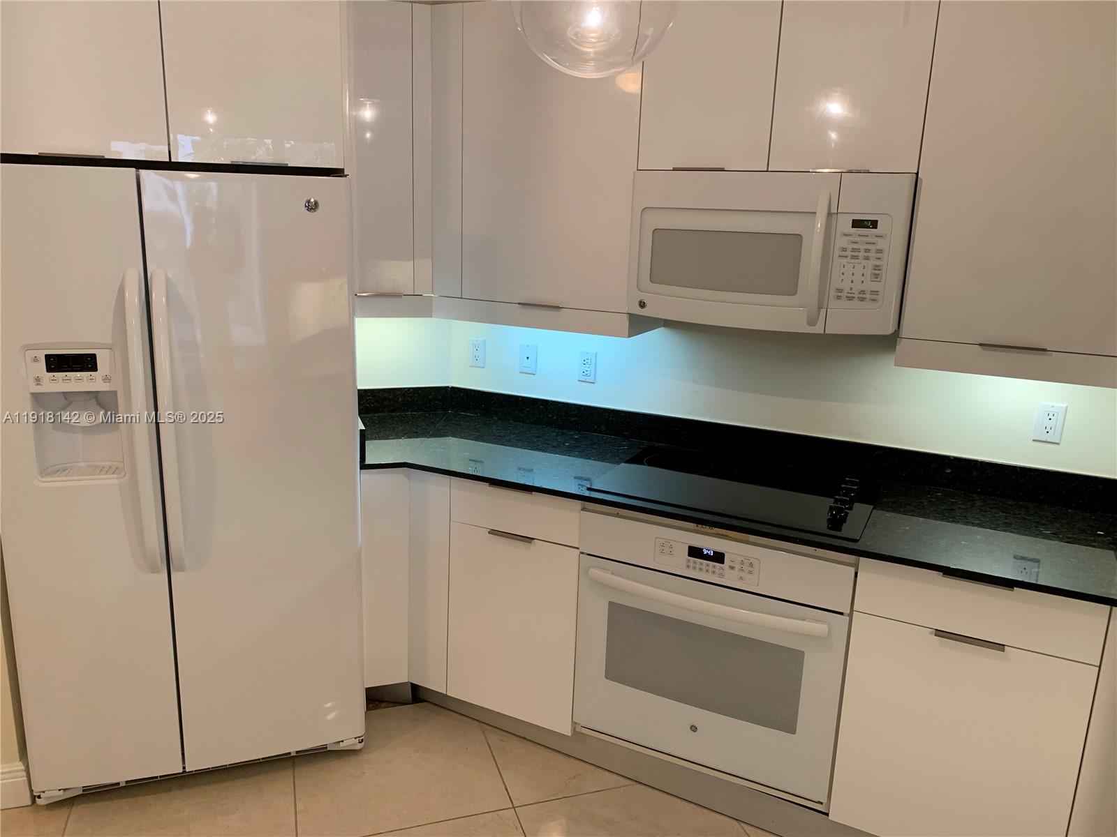 705 Crandon Bl #406 Key Biscayne, FL 33149