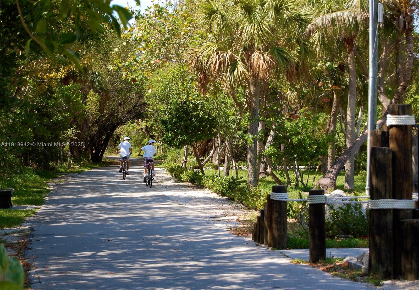 201 Galen Dr #215W Key Biscayne, FL 33149