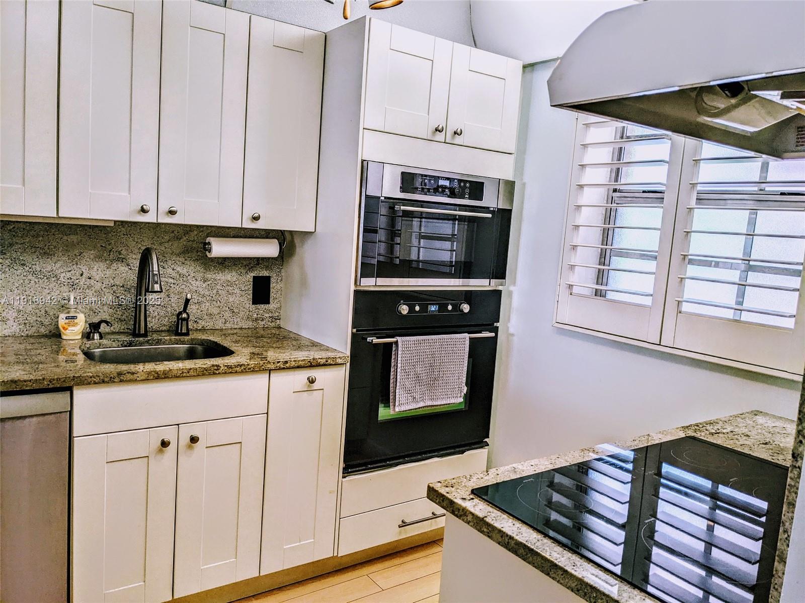 201 Galen Dr #215W Key Biscayne, FL 33149