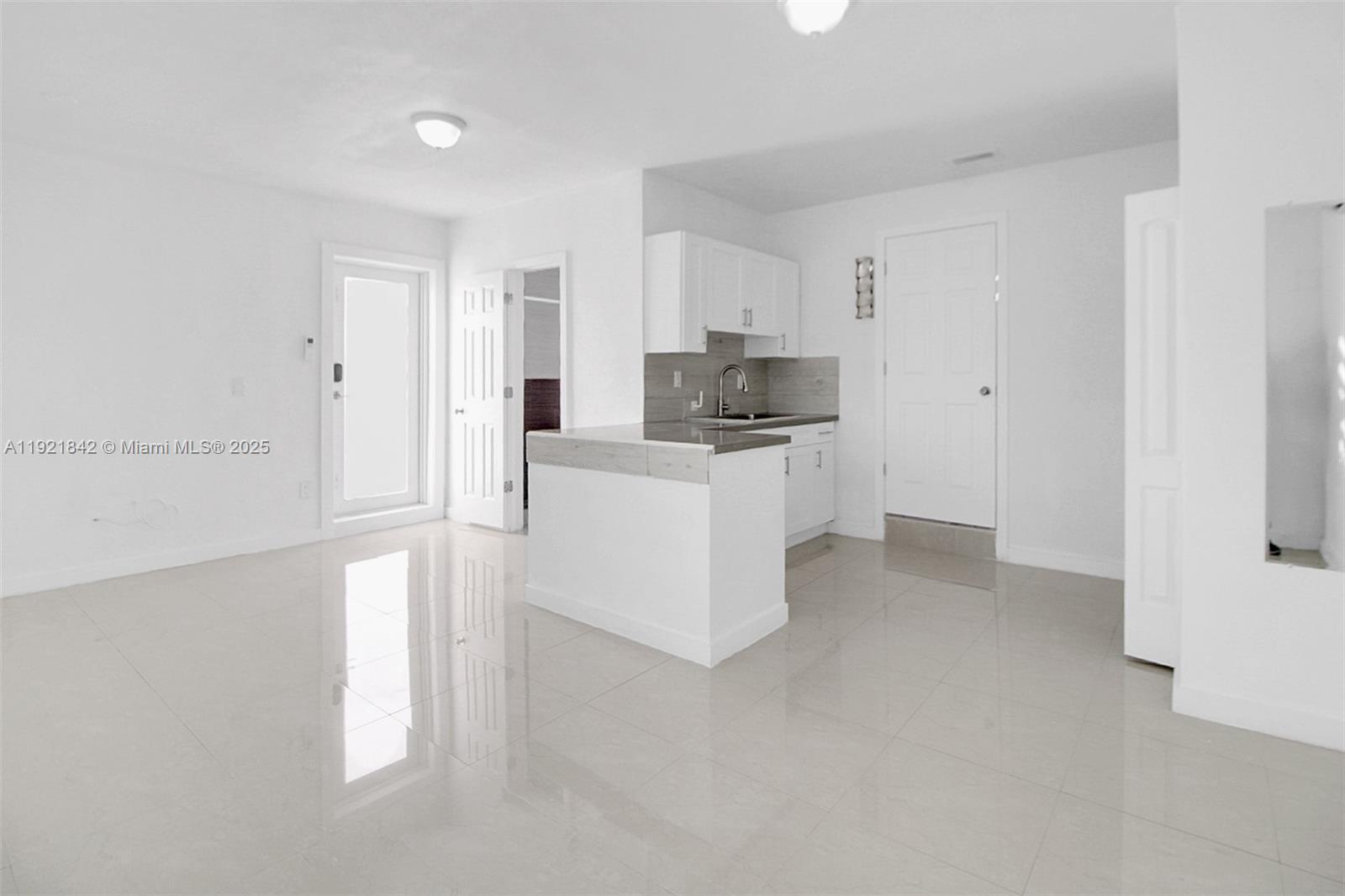 15251 SW 56th Ter Kendall, FL 33193